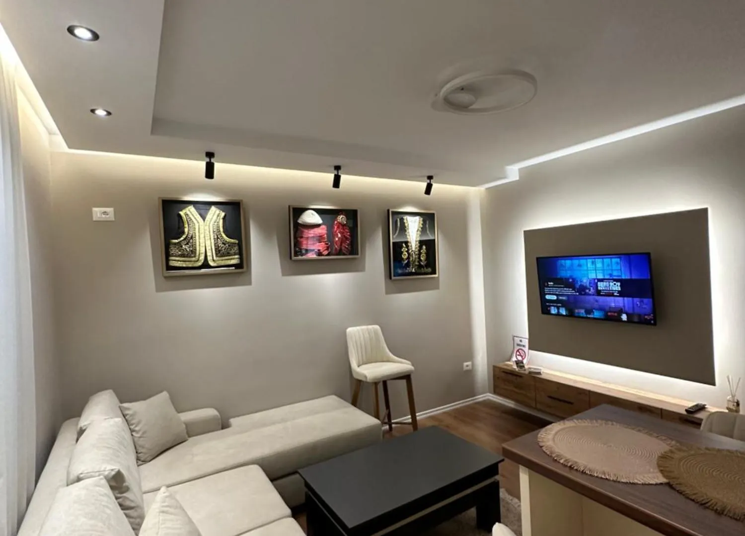 Luxury Center Apartments ティラナ
