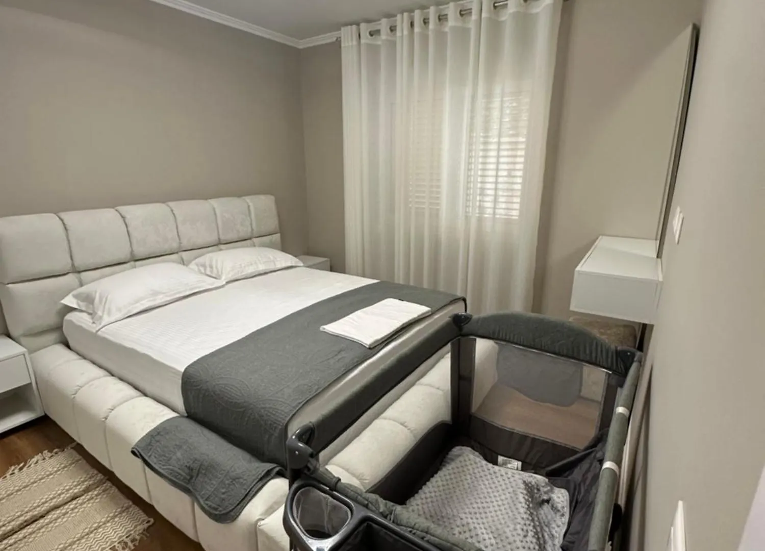 Luxury Center Apartments ティラナ